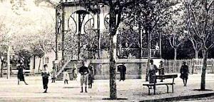 2529- Affreville - Place et Kiosque2